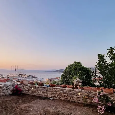 Center With View * Κουσάντασι